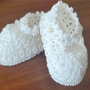 Elegent baby booties 0-3 months. Handmade a crochet!!  new baby gift😍🥰